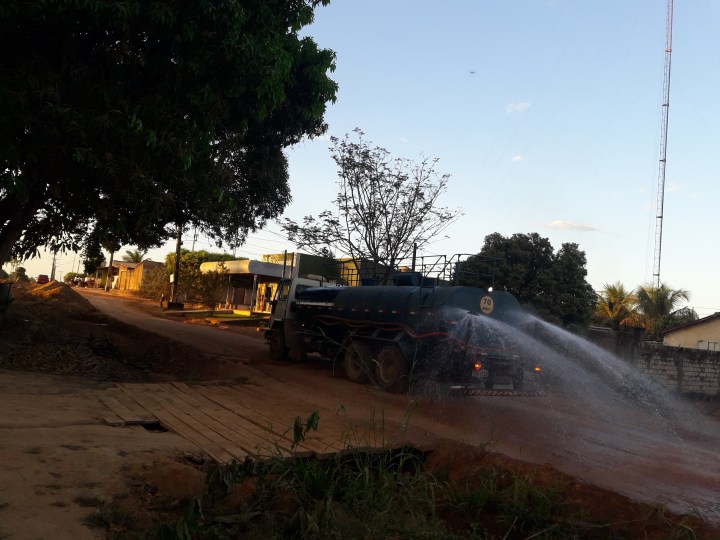 Caminhão com agua