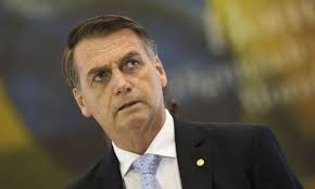 Bolsonaro com corona